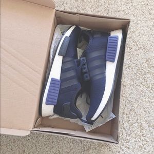 NIB Adidas Youth Originals NMD_R1 Shoes in Navy Blue
